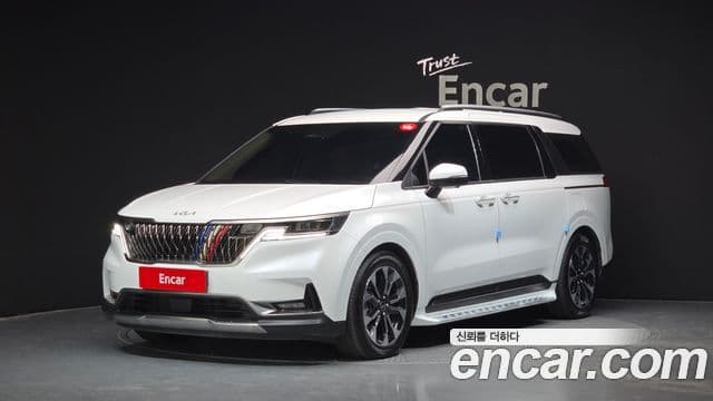 Kia Carnival 2023 — ფოტო 1/20