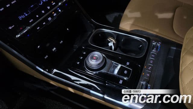 Kia Carnival 2023 — ფოტო 9/20