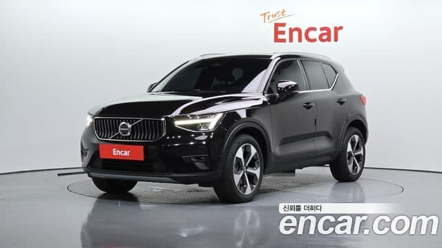 Volvo XC40 2023 — Şəkil 1/20