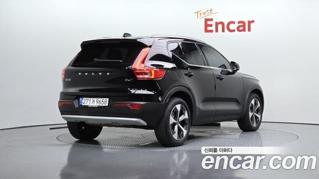 Volvo XC40 2023 — Şəkil 2/20
