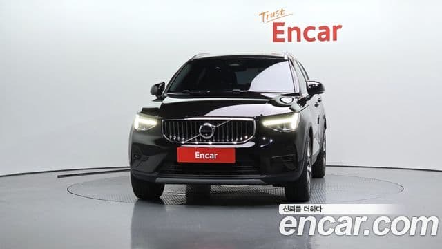 Volvo XC40 2023 — Şəkil 3/20