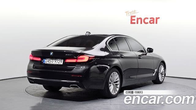 BMW 5 Series 2021 — ფოტო 2/20
