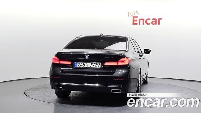 BMW 5 Series 2021 — ფოტო 4/20