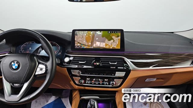 BMW 5 Series 2021 — ფოტო 17/20