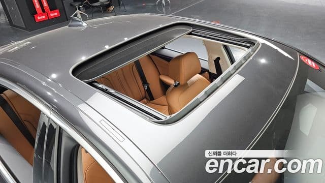 BMW 5 Series 2021 — ფოტო 18/20