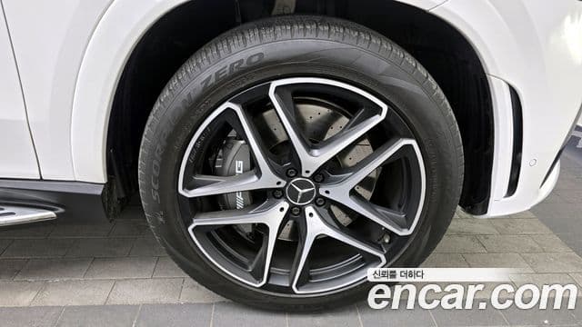Mercedes-Benz GLE-Class 2020 — ფოტო 5/20