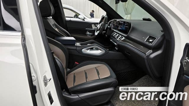 Mercedes-Benz GLE-Class 2020 — ფოტო 11/20
