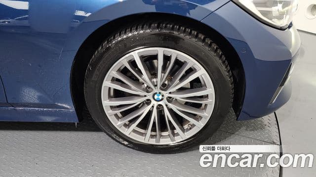 BMW 3 Series 2021 — ფოტო 5/20