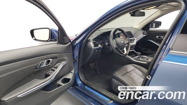 BMW 3 Series 2021 — фото 10 из 20