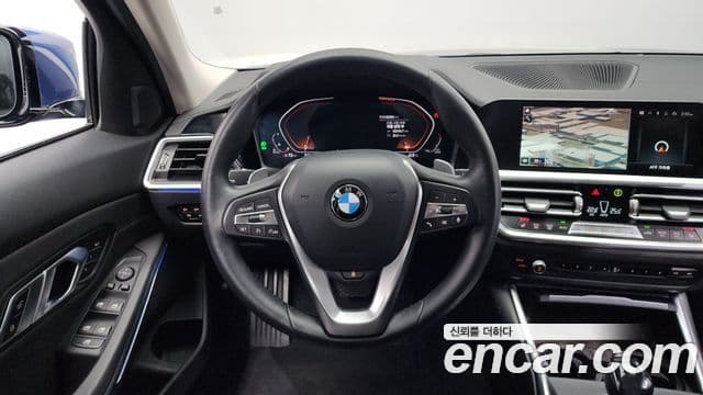 BMW 3 Series 2021 — ფოტო 13/20