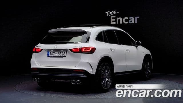 Mercedes-Benz GLA-Class 2022 — Photo 1/20
