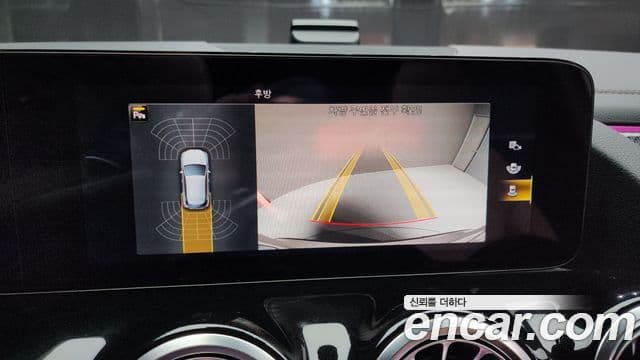 Mercedes-Benz GLA-Class 2022 — Photo 14/20