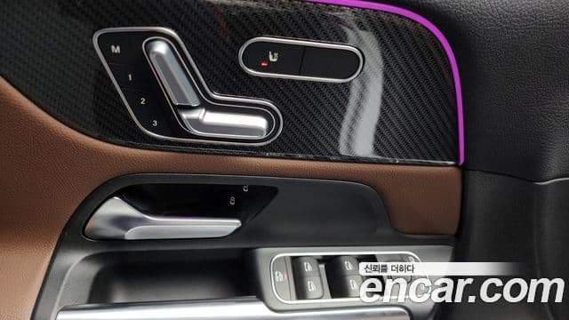 Mercedes-Benz GLA-Class 2022 — Photo 7/20