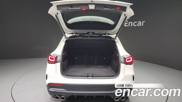 Mercedes-Benz GLA-Class 2022 — Photo 12/20
