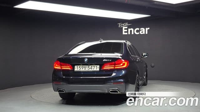 BMW 5 Series 2020 — ფოტო 15/20