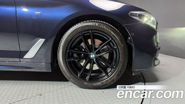 BMW 5 Series 2020 — ფოტო 1/20