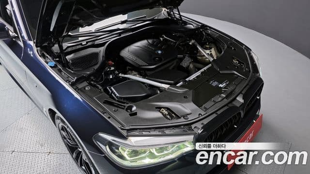 BMW 5 Series 2020 — ფოტო 16/20