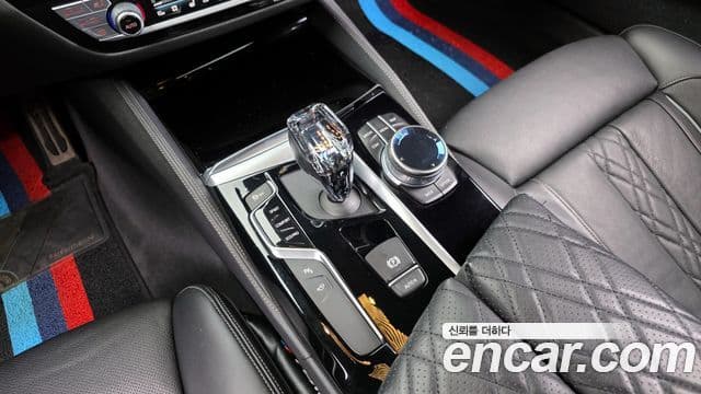 BMW 5 Series 2020 — ფოტო 8/20
