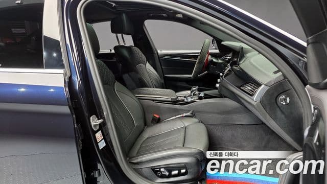 BMW 5 Series 2020 — ფოტო 20/20
