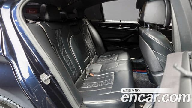 BMW 5 Series 2020 — ფოტო 2/20