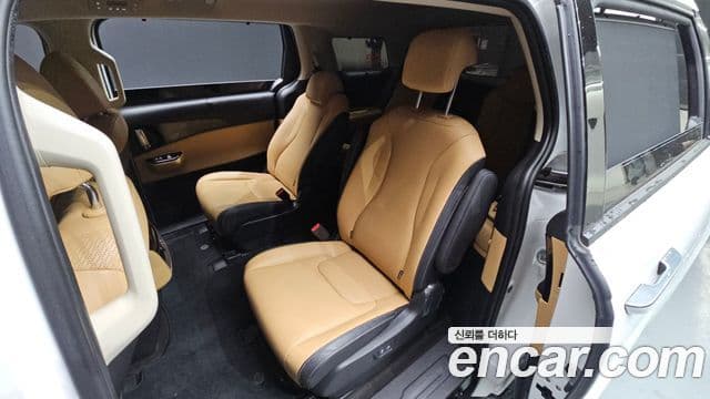 Kia Carnival 2023 — Фото 12/20