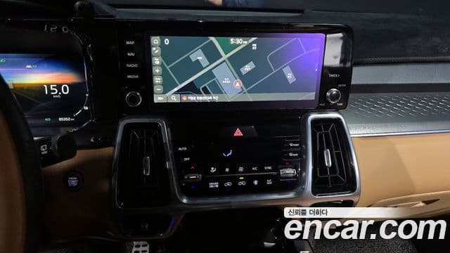 Kia Sorento 2022 — ფოტო 15/20