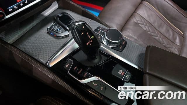 BMW 5 Series 2019 — Şəkil 9/20
