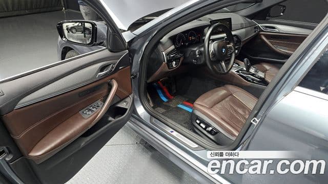 BMW 5 Series 2019 — Şəkil 10/20