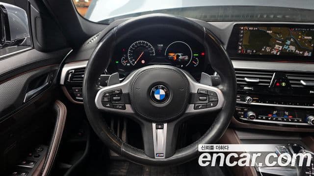 BMW 5 Series 2019 — Şəkil 13/20