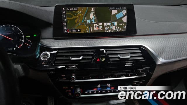 BMW 5 Series 2019 — Şəkil 16/20