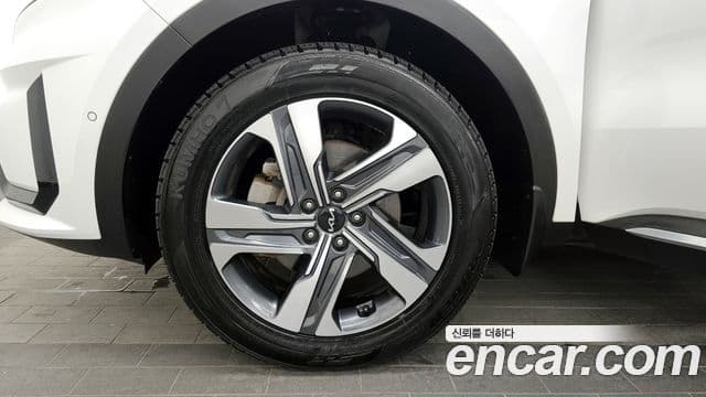 Kia Sorento 2022 — Фото 5/20