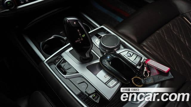 BMW 7 Series 2022 — ფოტო 7/20