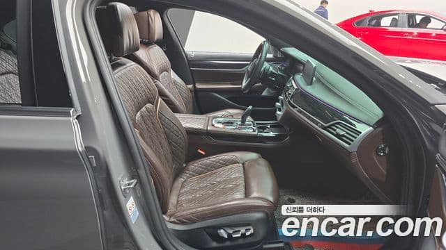 BMW 7 Series 2022 — ფოტო 9/20