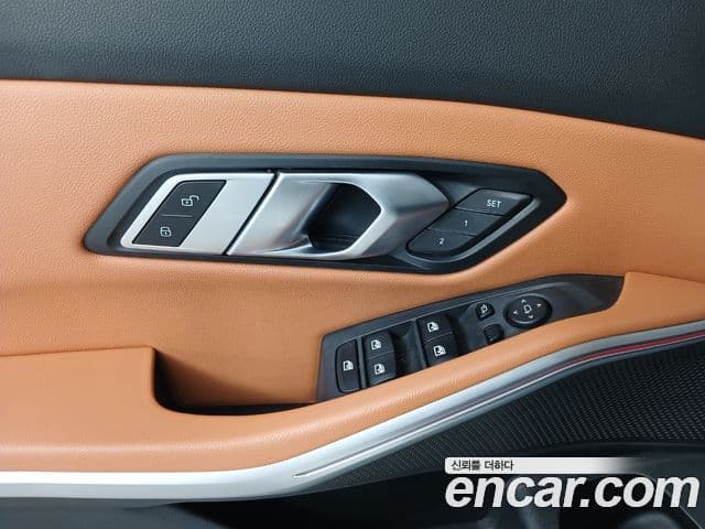 BMW 3 Series 2023 — Фото 15/20