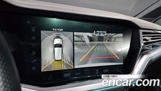 Volkswagen Touareg 2023 — ფოტო 15/20
