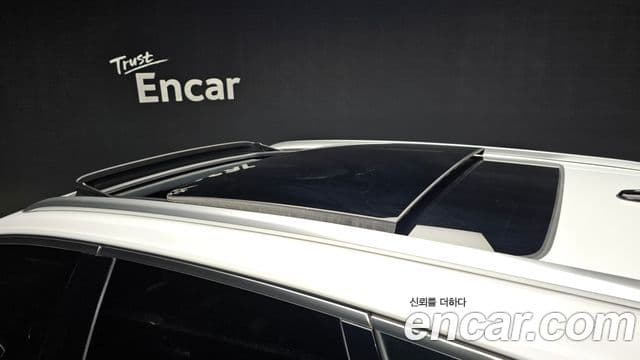 Volkswagen Touareg 2023 — ფოტო 18/20