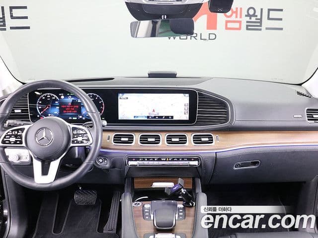 Mercedes-Benz GLE-Class 2021 — Photo 6/20
