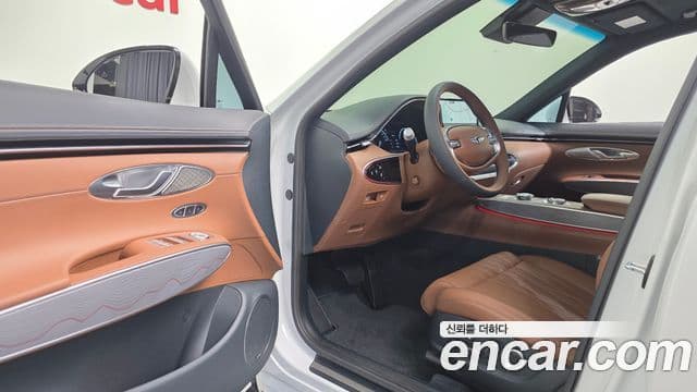 Genesis GV70 2022 — ფოტო 13/20