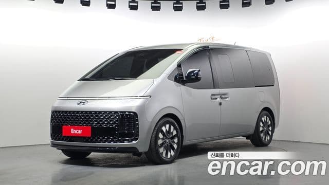 Hyundai Staria 2021 — Фото 1/20