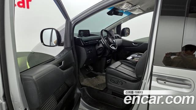 Hyundai Staria 2021 — Фото 10/20
