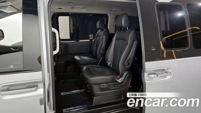 Hyundai Staria 2021 — Фото 11/20