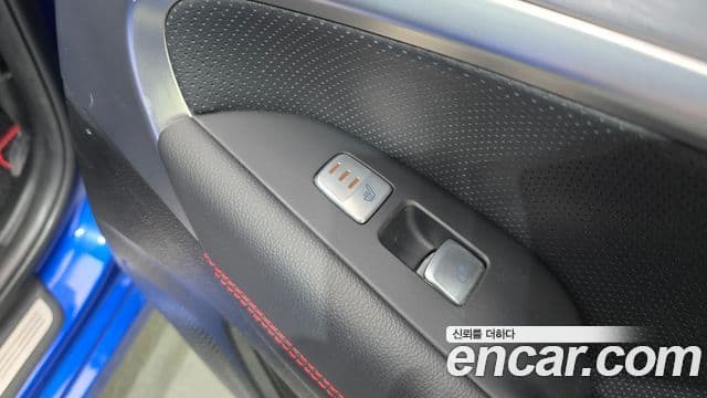Genesis G70 2019 — ფოტო 19/20