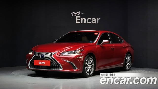 Lexus ES300h 2018 — Photo 18/20