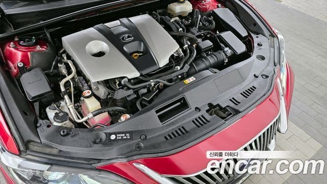 Lexus ES300h 2018 — Photo 3/20