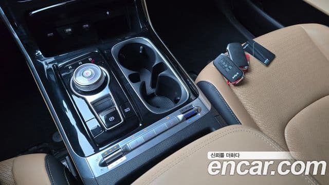 Kia Carnival 2023 — Şəkil 9/20