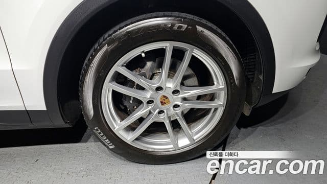Porsche Cayenne 2019 — Photo 14/20