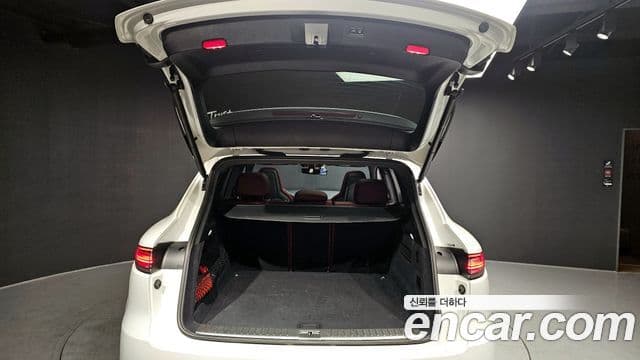 Porsche Cayenne 2019 — Photo 4/20