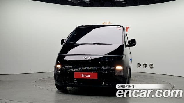 Hyundai Staria 2022 — ფოტო 2/20