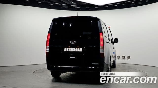 Hyundai Staria 2022 — ფოტო 3/20