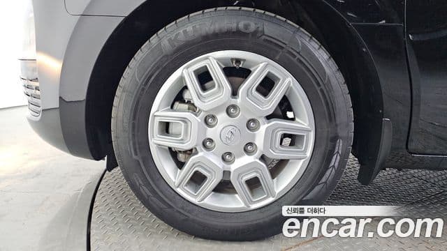 Hyundai Staria 2022 — ფოტო 4/20